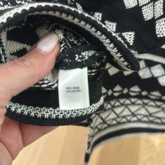 ST JOHN Sheath Knit Dress Size 10 Black/cream Midi Knee Length Short Sleeve NWT - Picture 8 of 8